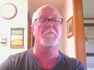 Freechat pussylover1365 on Chaturbate