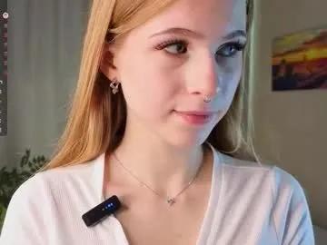 rashidagiczewski — GOAL: air kiss  [2 tokens remaining] Hello, im here, welcome in my room #shy #young #18 #bigboobs #new