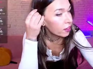 Freechat reginahawkinss on Chaturbate