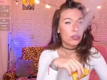 Freechat reginahawkinss on Chaturbate