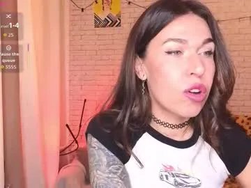 Freechat reginahawkinss on Chaturbate