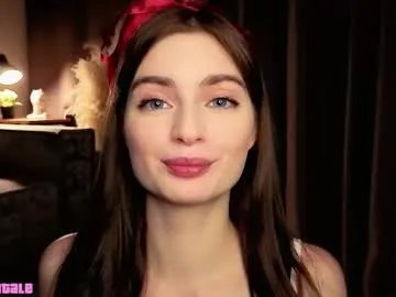 sarakinsly on Chaturbate