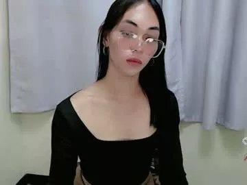 Freechat sashifoxdoll_ on Chaturbate