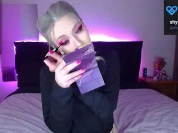 Freechat shysweetrish on Chaturbate