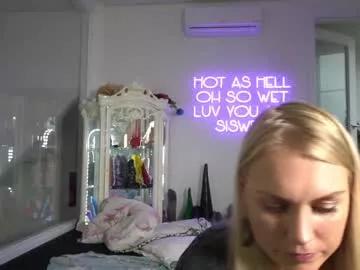 Freechat siswet19 on Chaturbate