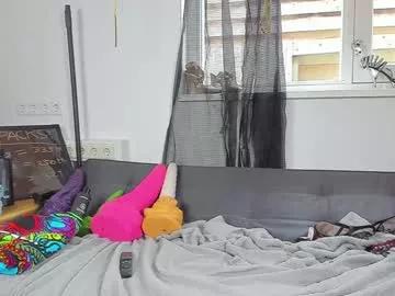 Freechat siswet19 on Chaturbate