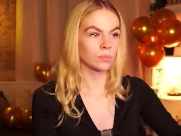 Freechat snowbarbieee on Chaturbate