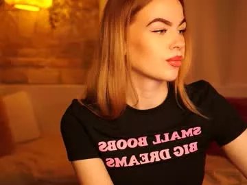 Freechat snowbarbieee on Chaturbate