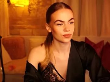 Freechat snowbarbieee on Chaturbate