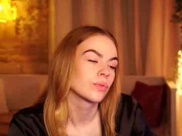 Freechat snowbarbieee on Chaturbate