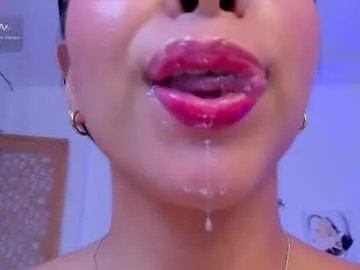 Freechat sophierooy on Chaturbate