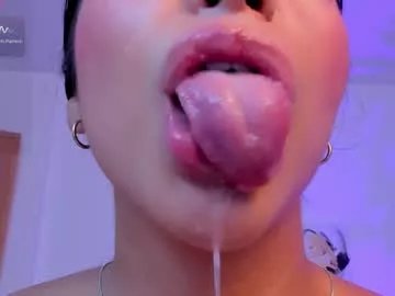 Freechat sophierooy on Chaturbate