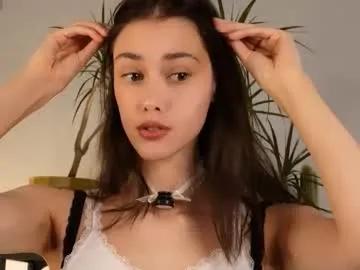 t_tragedienne — Goal: Sexy teasing dance show - I'm Helena, a little #shy about my #smalltits becuse i'm #18 years old, #young #new girl here [80 tokens remaining]