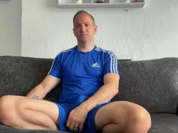 Freechat thenakedfootballer on Chaturbate