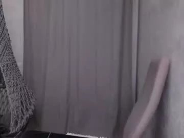 Freechat why_again_me on Chaturbate