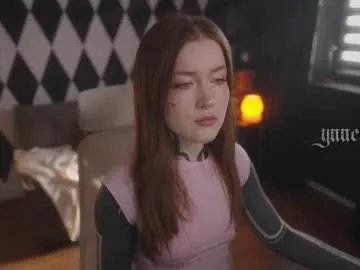 Freechat ynnenbrynn on Chaturbate