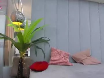 Freechat yssaacher on Chaturbate