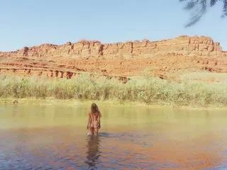 Offline AlexandraDays on Streamate