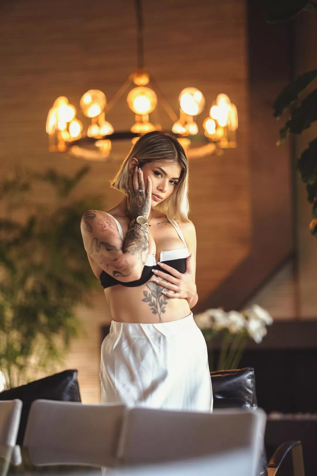 Offline EviilAngel on Streamate