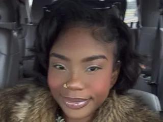 FavFantasty — I love to squirt, bend over and shake my ass, and slow dance for you????????????. Dont think im shy because im small, i know how to handle it allll. I dont have a preference besides a handsome respectable man or woman ????that will enjoy the night ?.