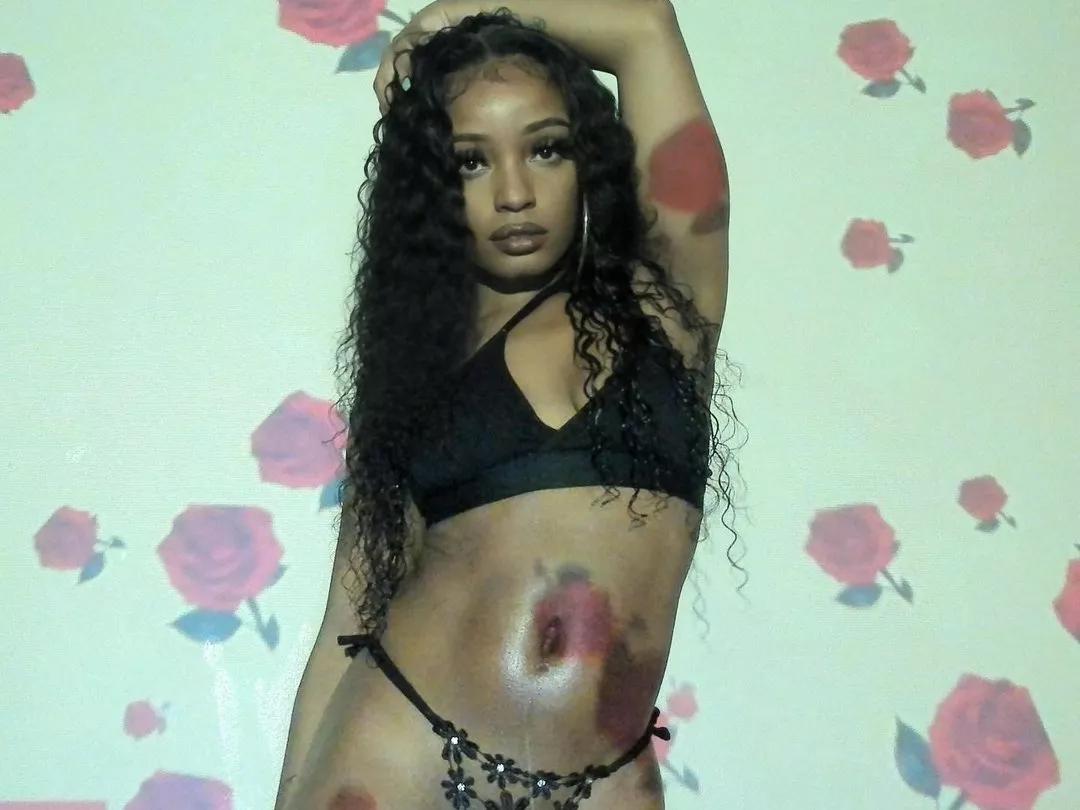 Offline LanayaOnline on Streamate