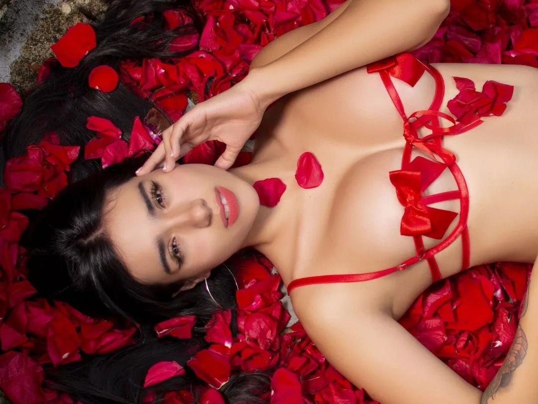 Offline MilaPhoenix on Streamate