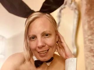 Offline RolePlayingLucy on Streamate