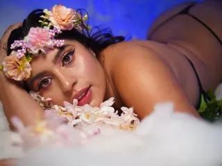 Offline SharaThomas on Streamate