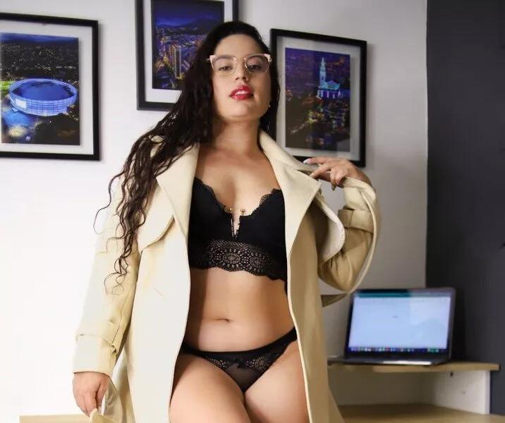 Offline SharaThomas on Streamate