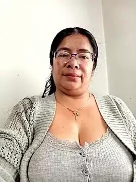 Freechat __valentina18 on StripChat