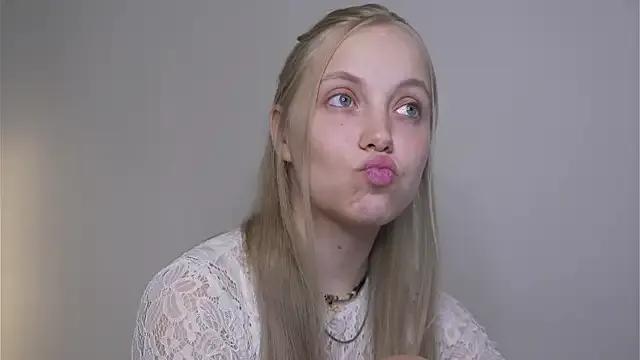 StripChat _Appr0ved_ is Freechat _Appr0ved_ — happy birthday Reyna!!!