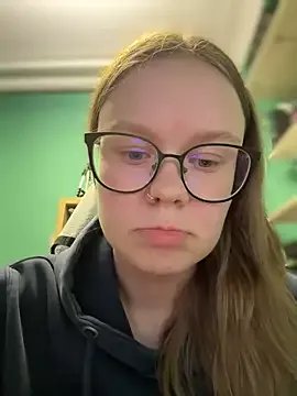 _CherryBloom_ on StripChat