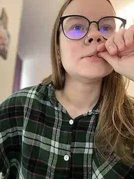 _CherryBloom_ on StripChat