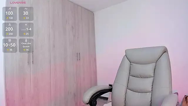 _miamadison on StripChat