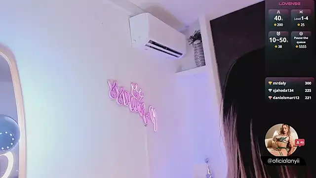 Addison_baker on StripChat 