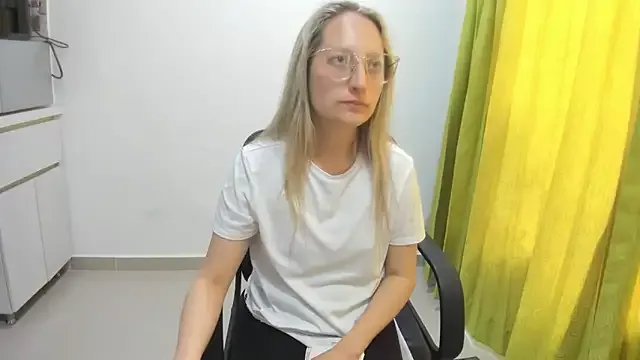 Adele_johnsonn1 on StripChat