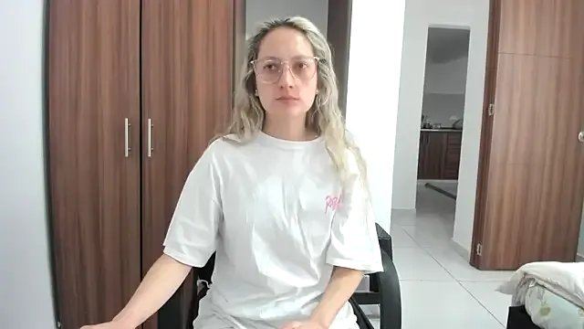 Adele_johnsonn1 on StripChat