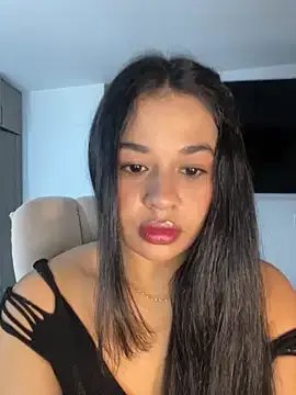 Aitana98_ — masturbate and insert fingers