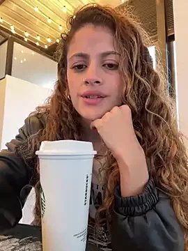 alana15 on StripChat 