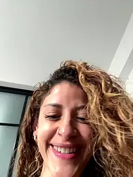 alana15 on StripChat 