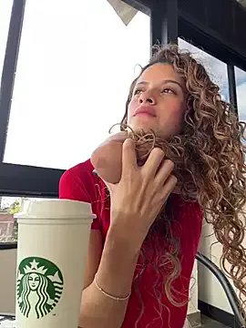 alana15 on StripChat 