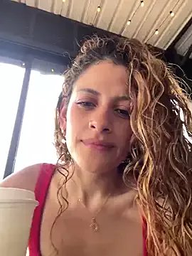 alana15 on StripChat 