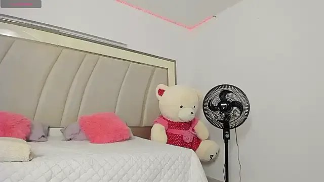 Alejandraa_Ruiz10 — squirt