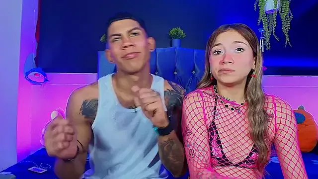 Freechat alisson_zafiro_ on StripChat