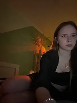 ameliamooon — ALL NAKED !!!!