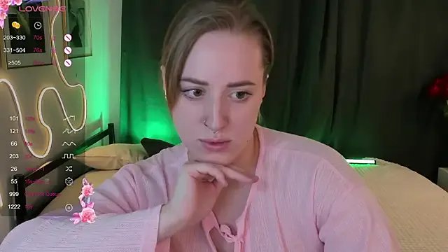 AnnaGrees on StripChat