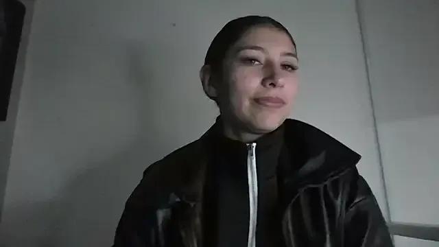 AriaBliss- — Flash tits