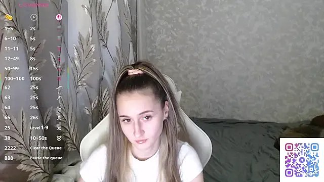 Freechat Ave_Costly on StripChat