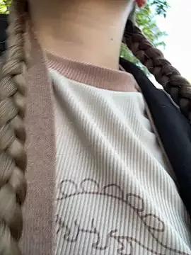 Freechat bambi_lu on StripChat
