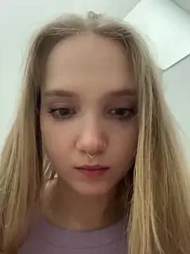 Freechat bambi_lu on StripChat